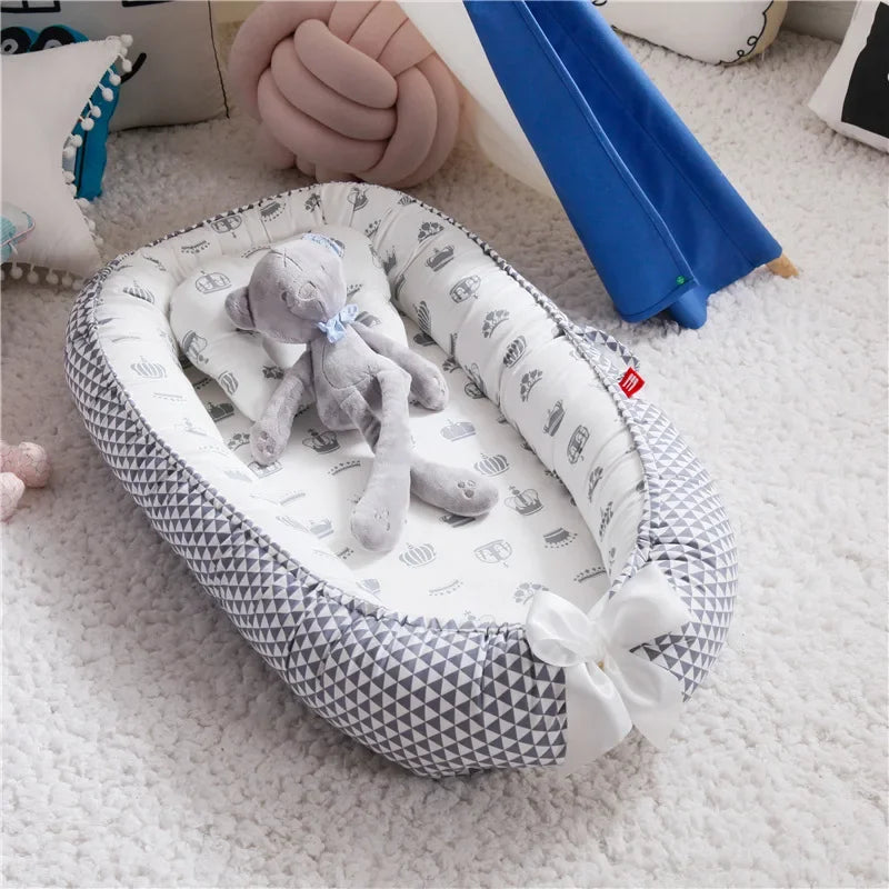 Baby-Nestbett 85×50 cm – Reisebett mit Kissen & Bettumrandung
