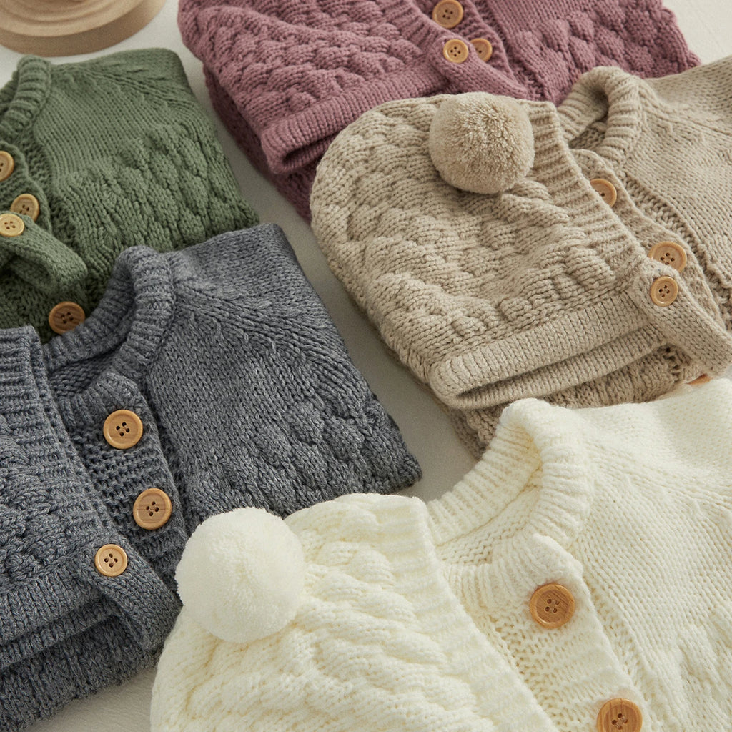 Baby-Winterjumpsuit 2er-Set – Strick, Langarm & Bärchen-Mütze