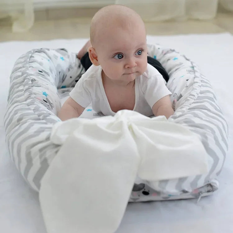 Baby-Nestbett 85×50 cm – Reisebett mit Kissen & Bettumrandung