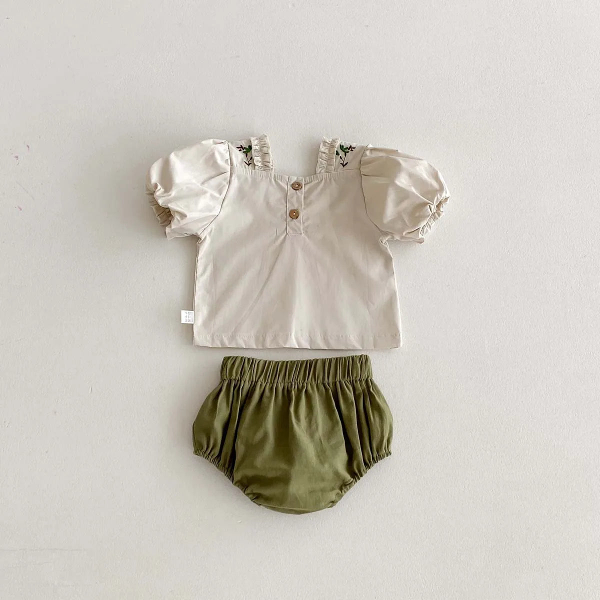 Baby-Kleid Mädchen – Sommer, Grüner Wald & Stickerei