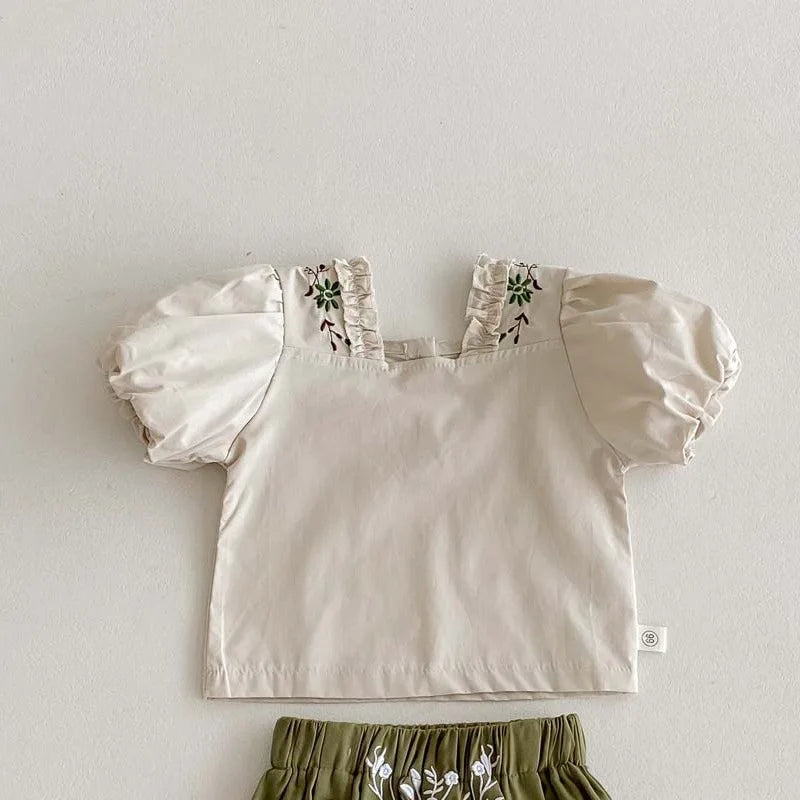 Baby-Kleid Mädchen – Sommer, Grüner Wald & Stickerei