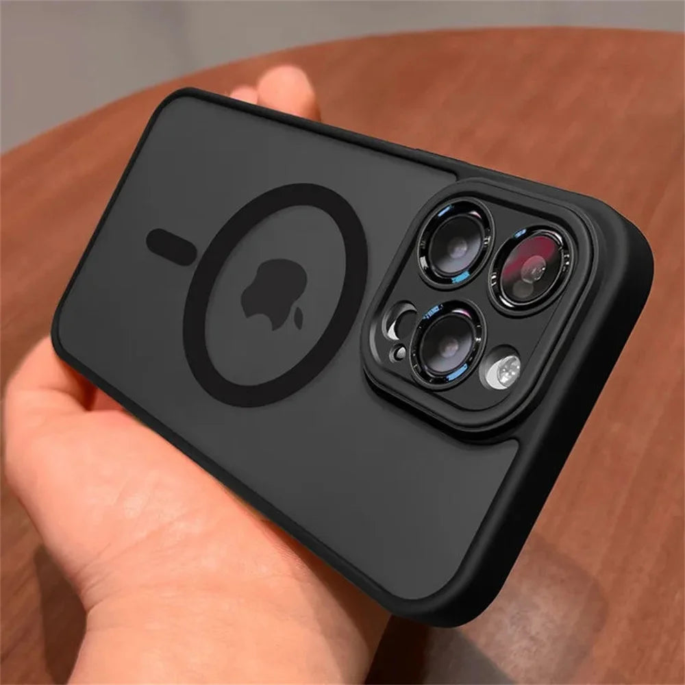 iPhone Hülle mit Objektivschutz – Matt, Transluzent & MagSafe