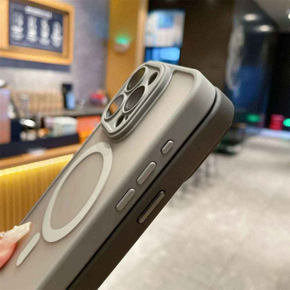 iPhone Hülle mit Objektivschutz – Matt, Transluzent & MagSafe