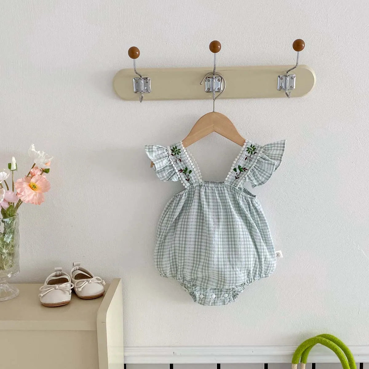 Baby-Kleid Mädchen – Sommer, Grüner Wald & Stickerei
