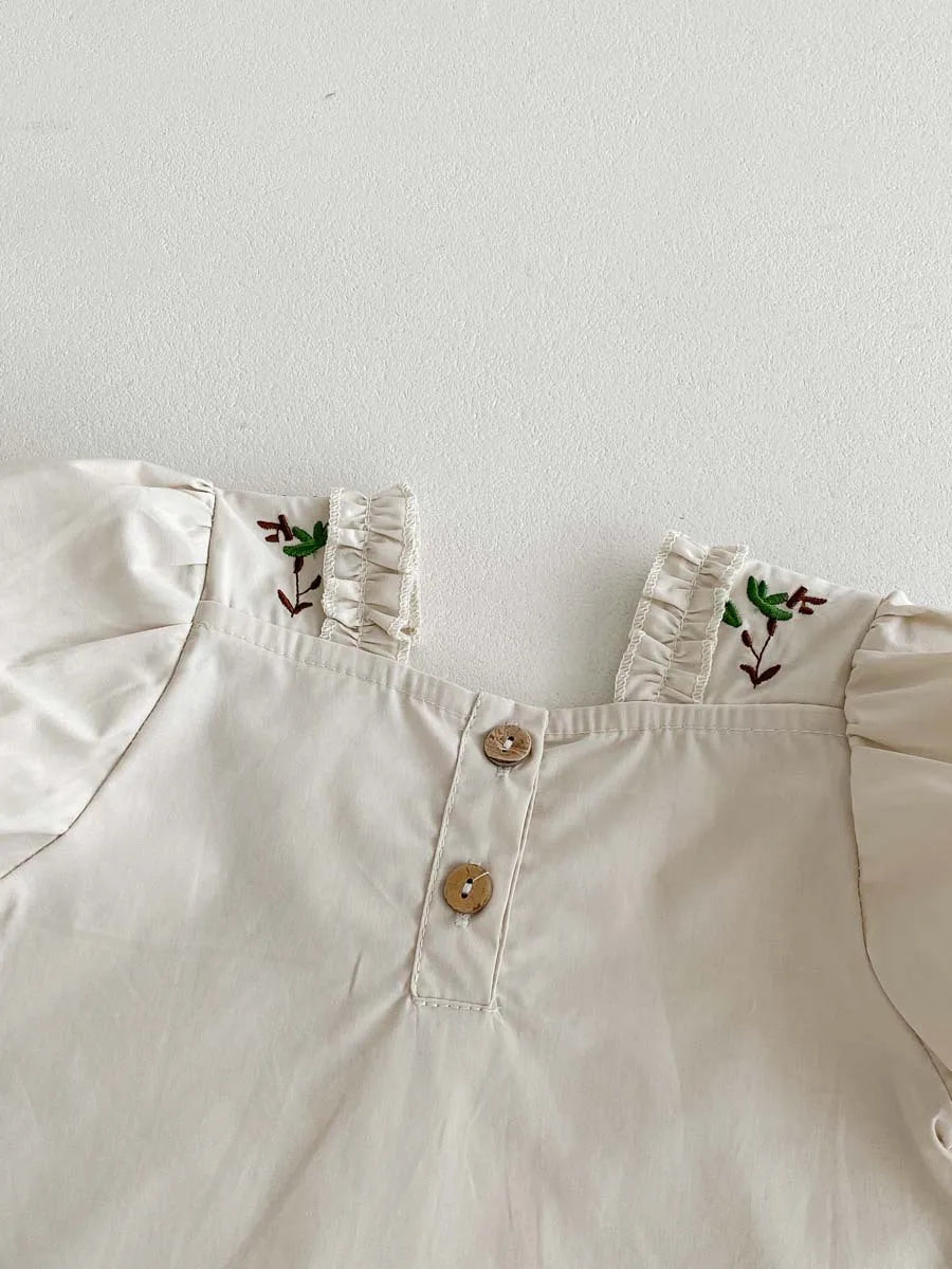 Baby-Kleid Mädchen – Sommer, Grüner Wald & Stickerei