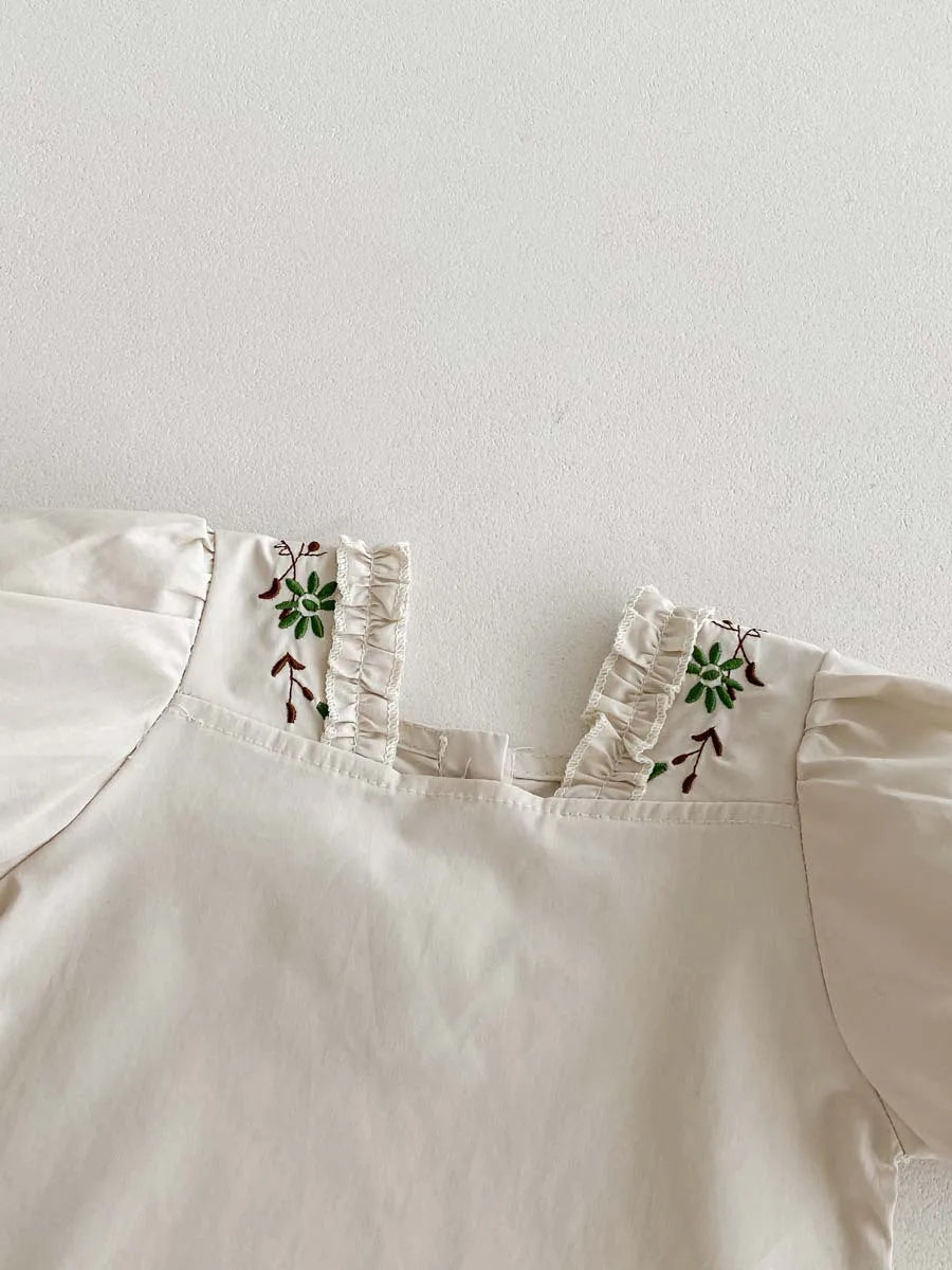 Baby-Kleid Mädchen – Sommer, Grüner Wald & Stickerei
