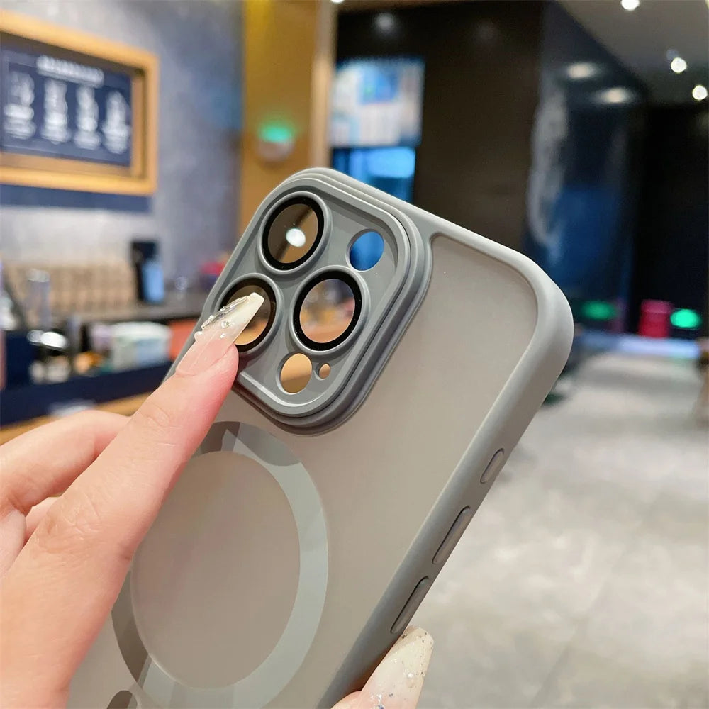iPhone Hülle mit Objektivschutz – Matt, Transluzent & MagSafe