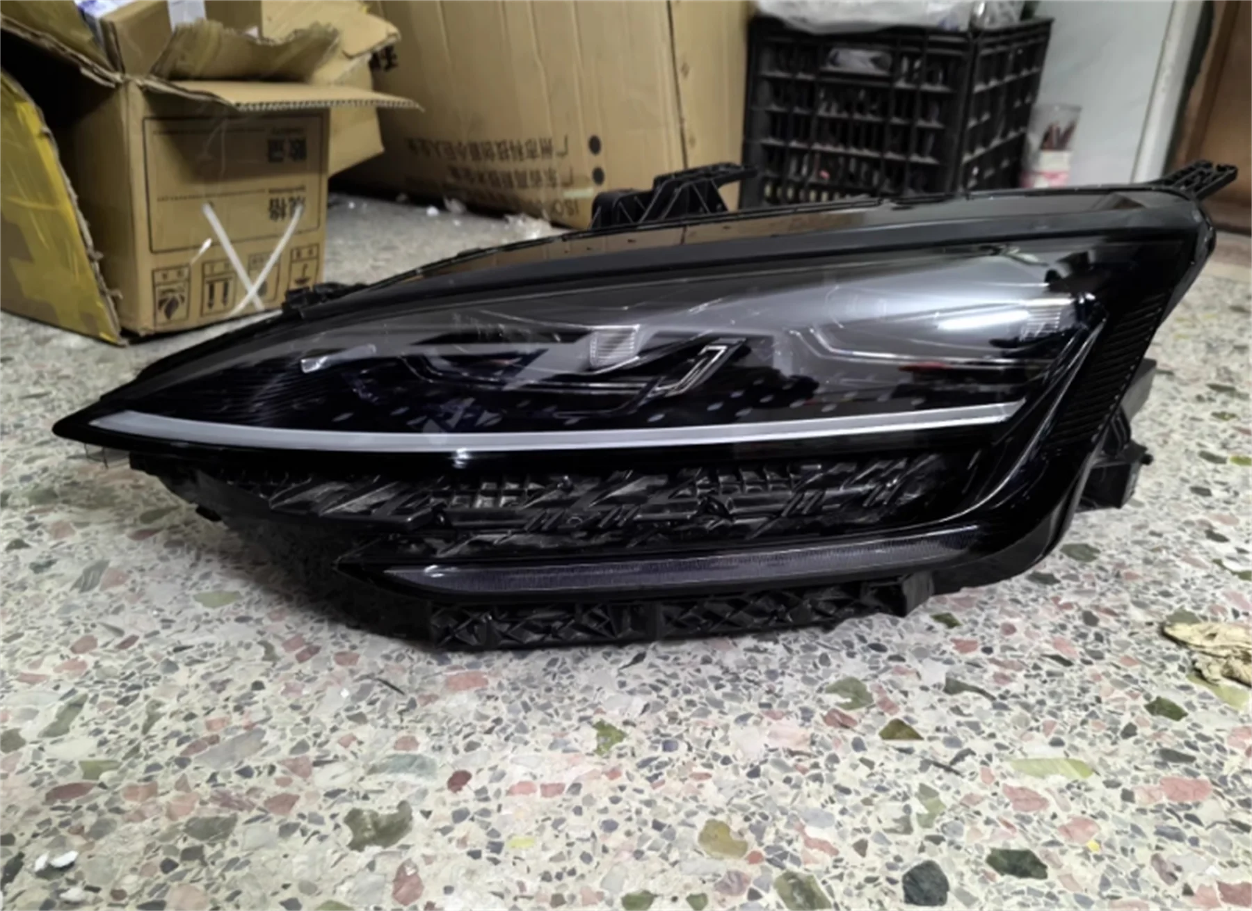 BYD Song Plus LED-Scheinwerfer mit Tagfahrlicht & Blinker | Links/Rechts