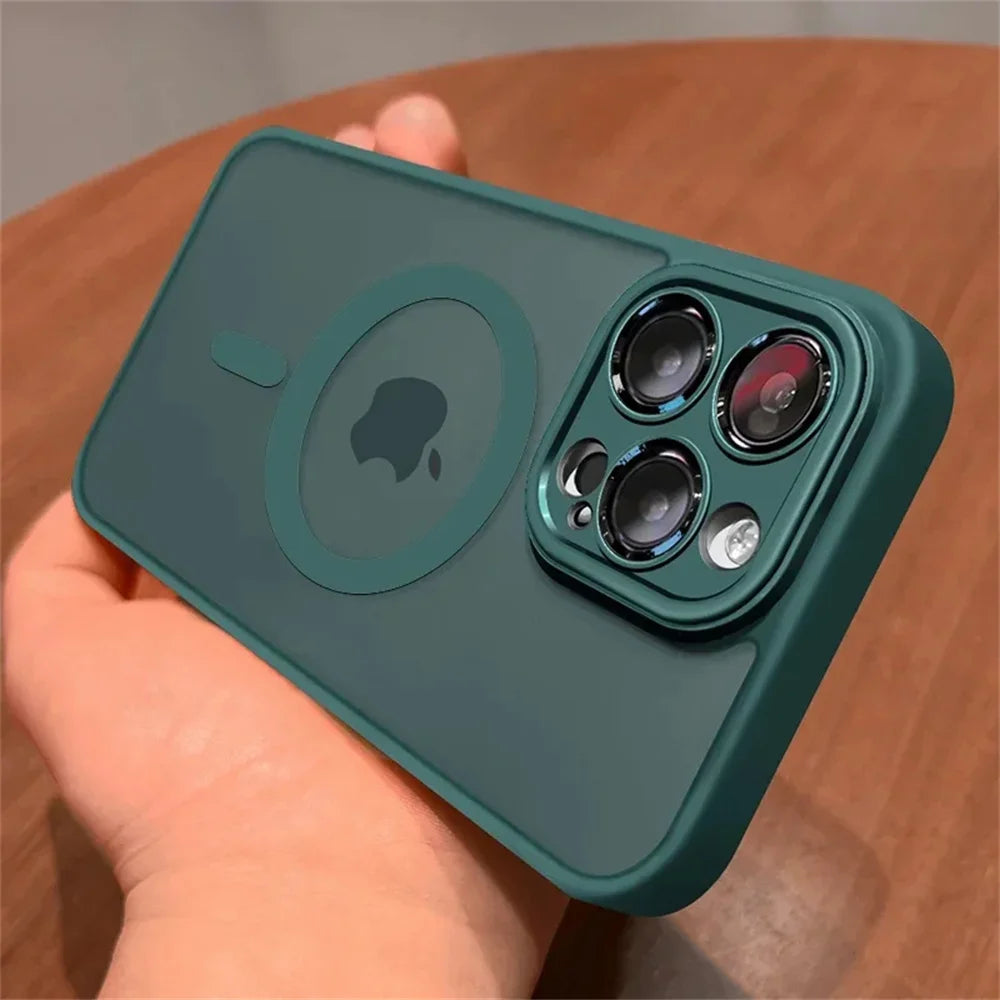 iPhone Hülle mit Objektivschutz – Matt, Transluzent & MagSafe